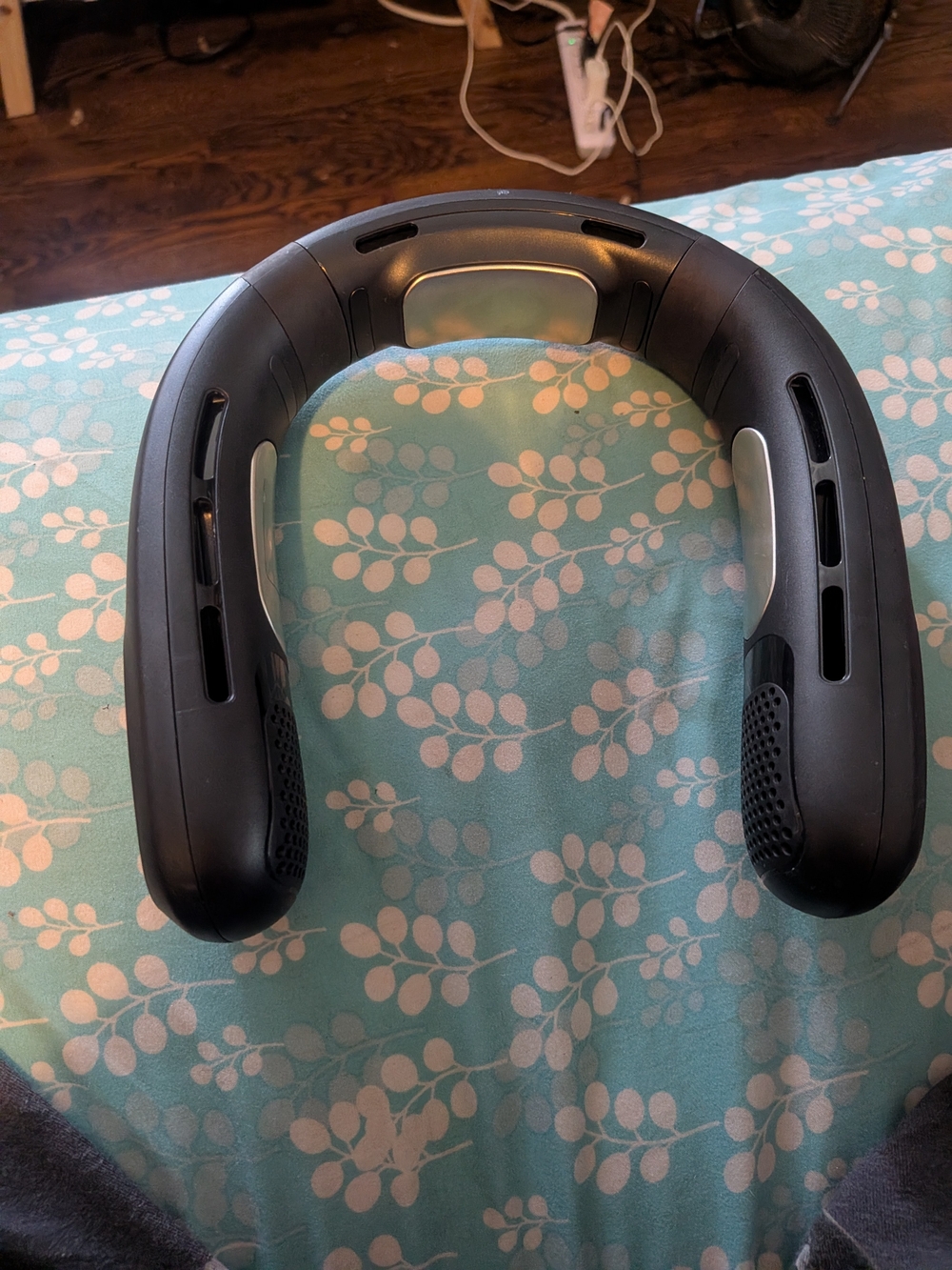 Neck Fan - Picture 3 of 4